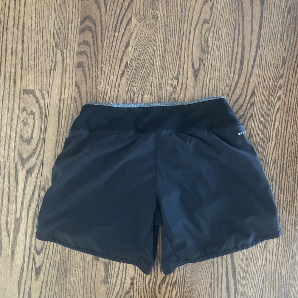 Nike women’s running shorts size S - Picture 3 of 4